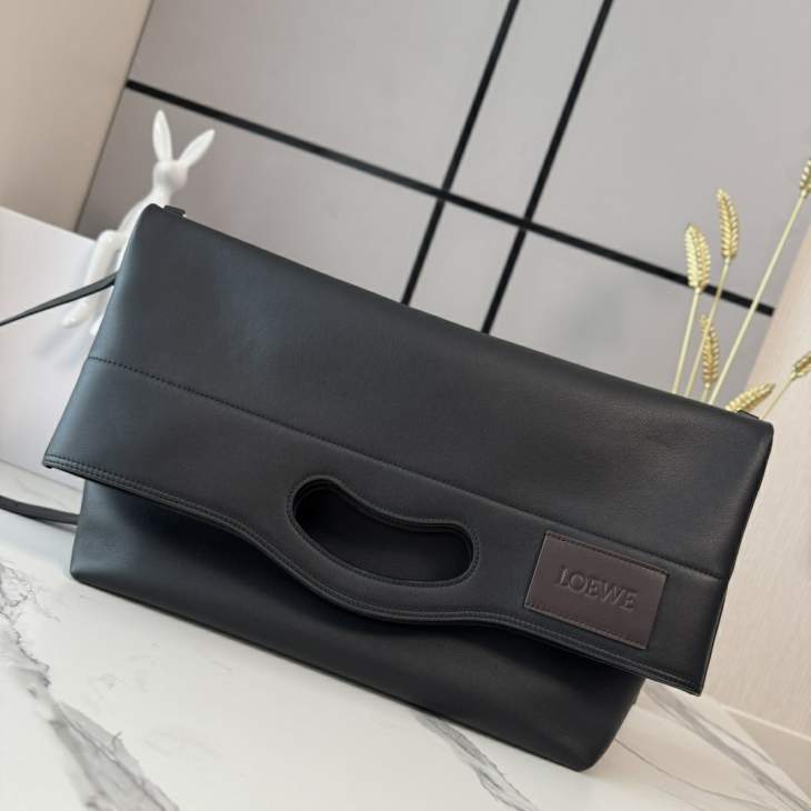 Picture of Loewe Handbags _SKUfw239917052fw